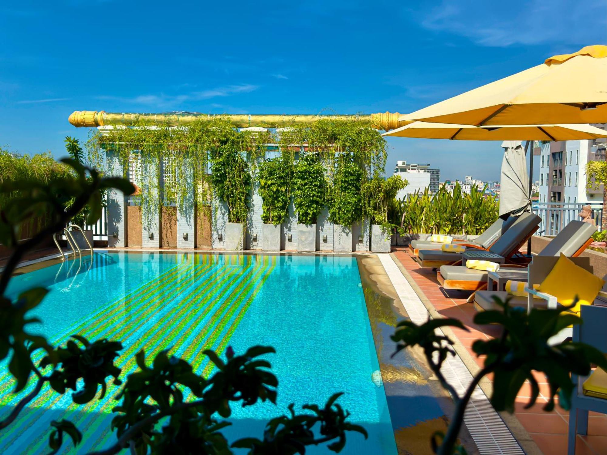 Jaya Suites Hotel Phnom Penh Exterior photo